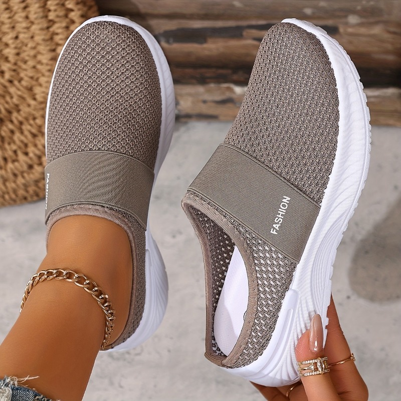 White Casual Sneakers for Wome - đánh giá và giá White Sneaker Care Kit