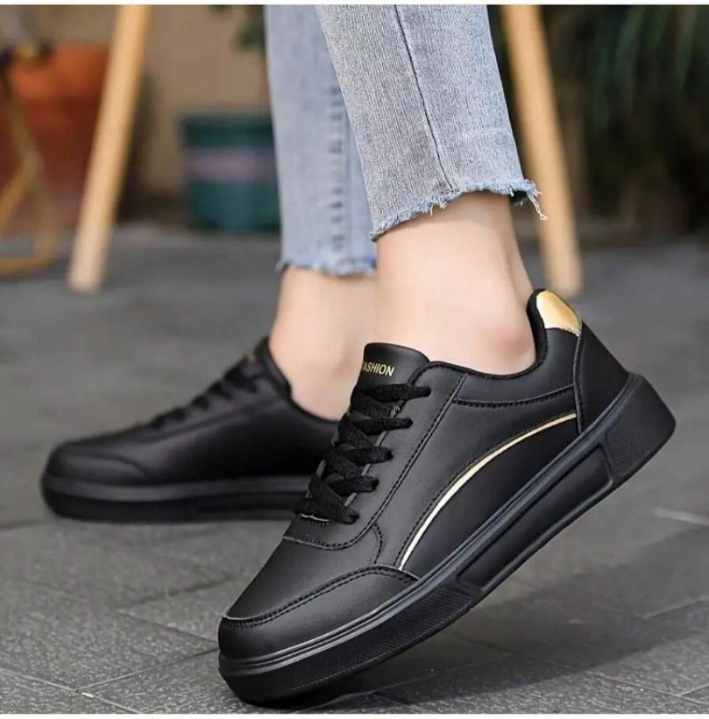 Women White Casual Sneakers, L - đánh giá và giá White Sneaker Care Kit
