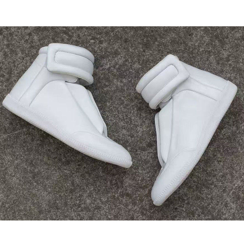 Women Futuristic Slip On High  - đánh giá và giá Leather Sneaker Care Kit