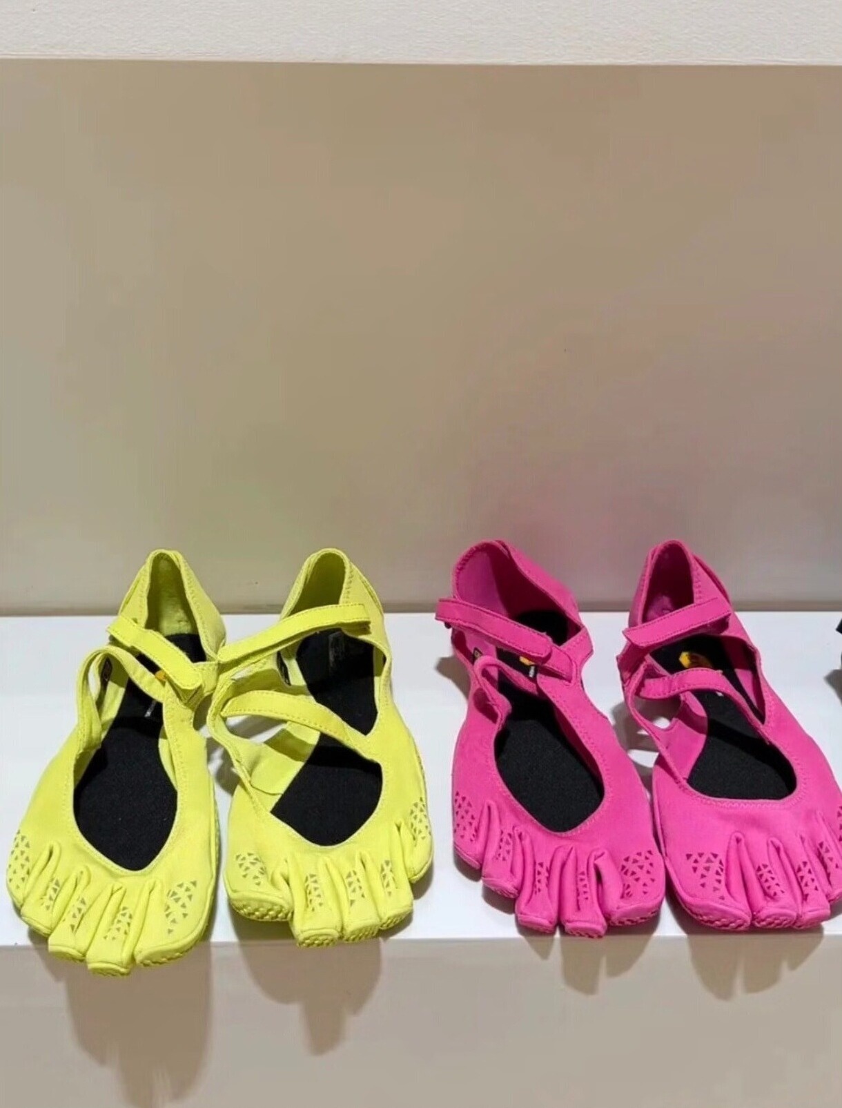 Original Five Fingers Women's  - đánh giá và giá Sneaker Care Set